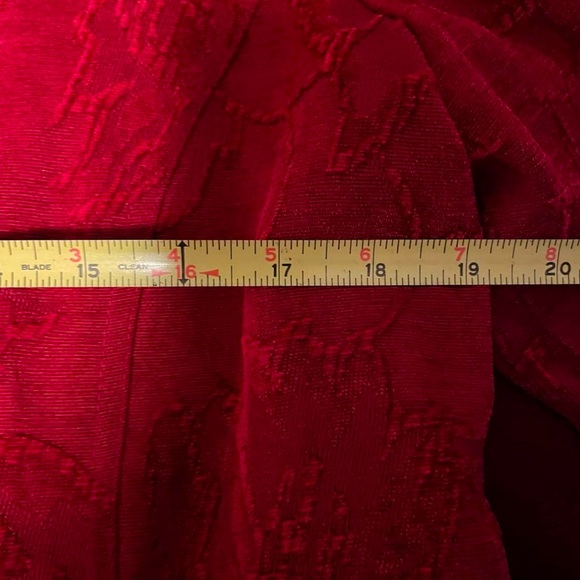 RED VELVET LIKE JACKET WITH FLORAL DETAILS - Picture 7 of 8